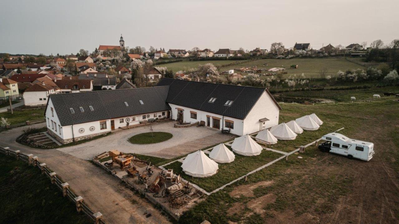 Farma Tasov Villa เวลเก เมซิริชี ภายนอก รูปภาพ